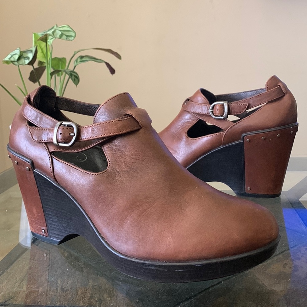 dansko wedge bootie